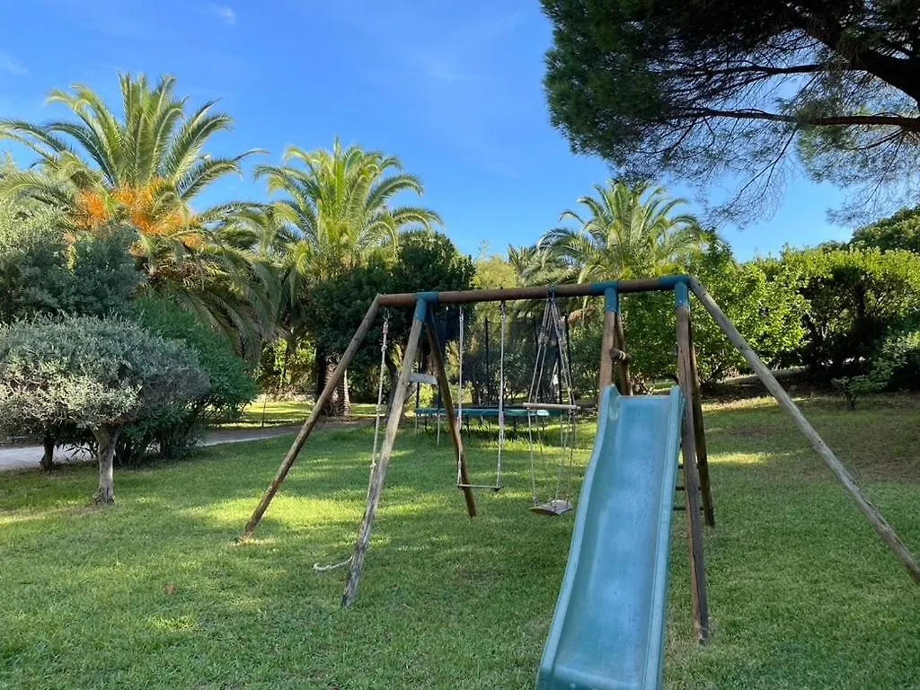 Holiday home Villa Grand Jardin, Piscine Chauffee, Jacuzzi La Croix-Valmer France